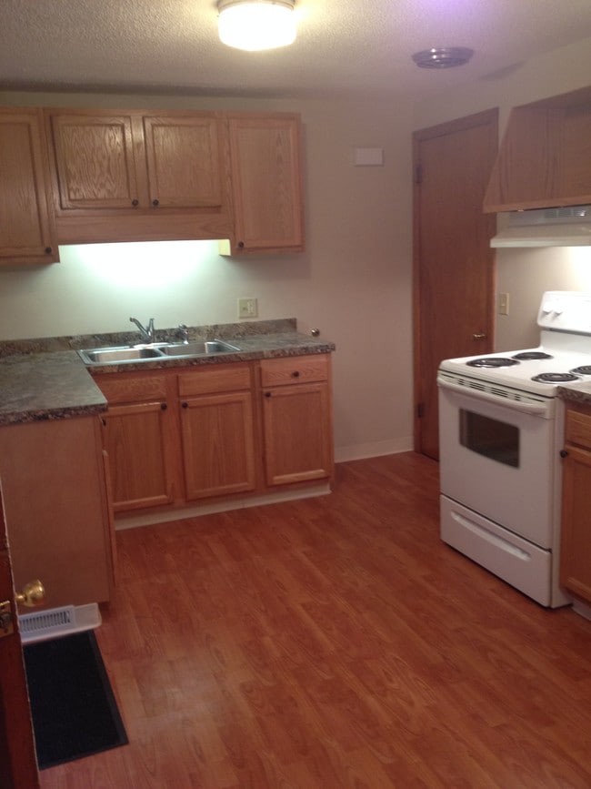 8 N Davis St, Orchard Park, NY 14127 Townhome Rentals in Orchard Park