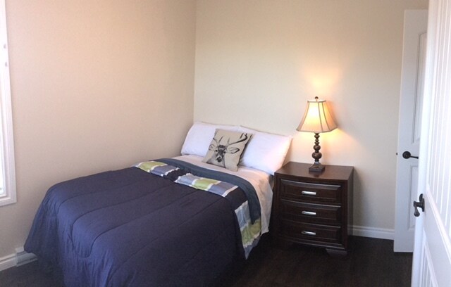 Photo du bâtiment - 8328-8387 87 Ave