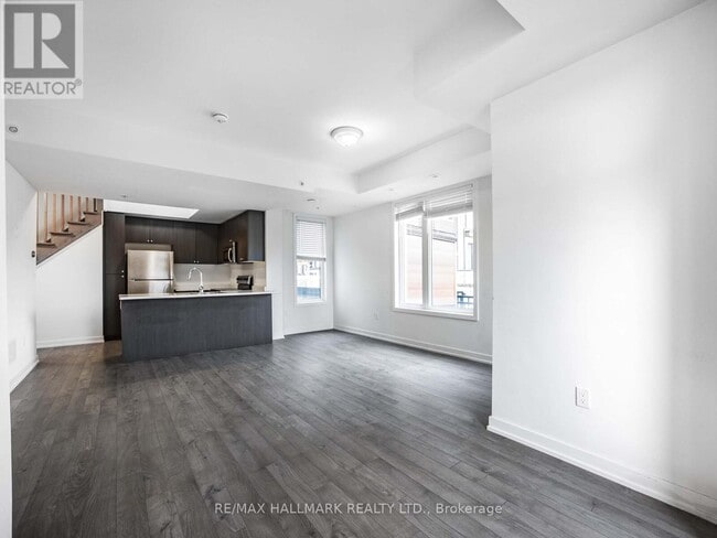 Building Photo - 1555-1555 Kingston Rd