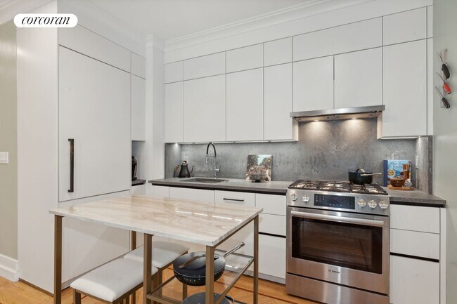 Foto del edificio - 24-39-39 38th St