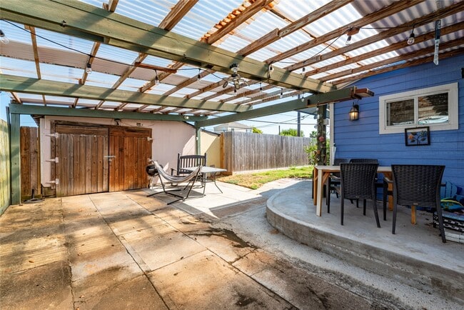 Building Photo - 1310 Harris Way