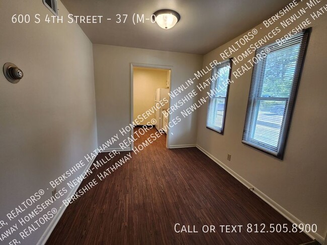 Building Photo - $575 Rent Special (FOR QULAIFIED APPLICANT...