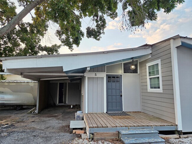 Foto del edificio - 4419 W Bayshore Dr