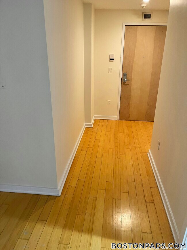 Building Photo - 40 Boylston St