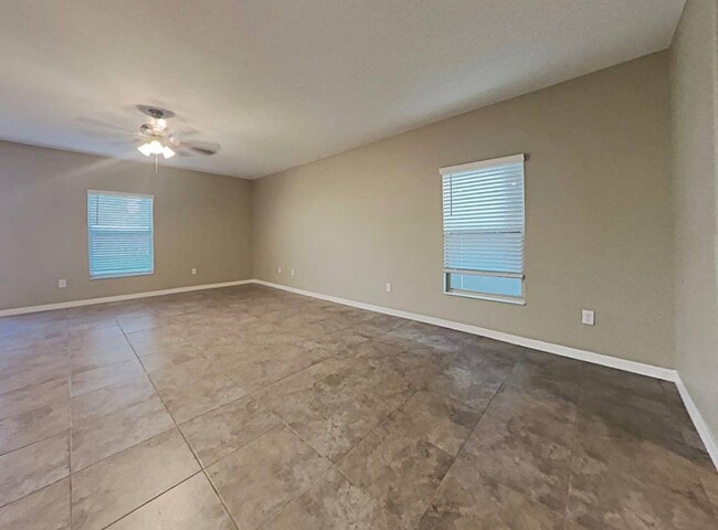 Building Photo - 10211 Cool Waterlily Ave