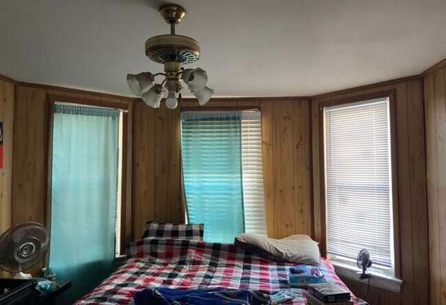 Building Photo - 808 Grant Ave