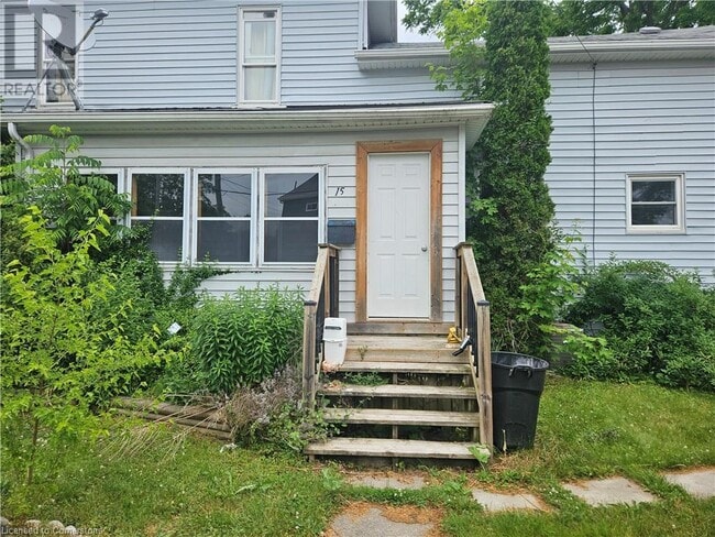 Building Photo - 15 Cedar St