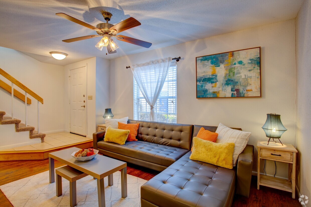 Living Room - Woodway Garden Townhomes