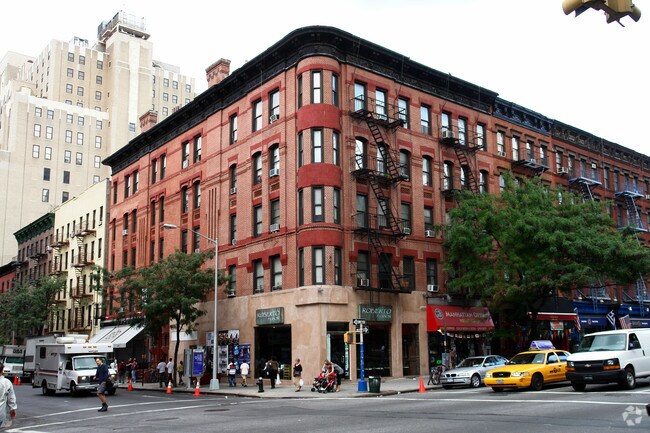 Primary Photo - 402 W 50th St