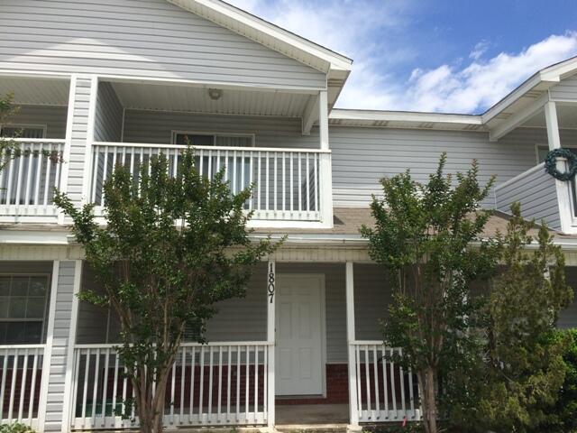 Primary Photo - 1807 Pointed Leaf Ln