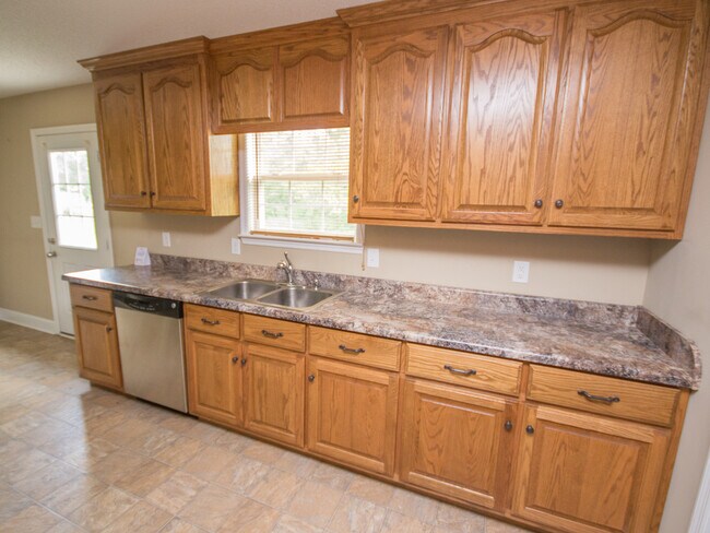 Foto del edificio - 3 Bedroom 2 Bath in Ardmore City!