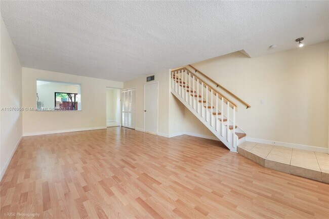 Building Photo - 10086 SW 77th Ct