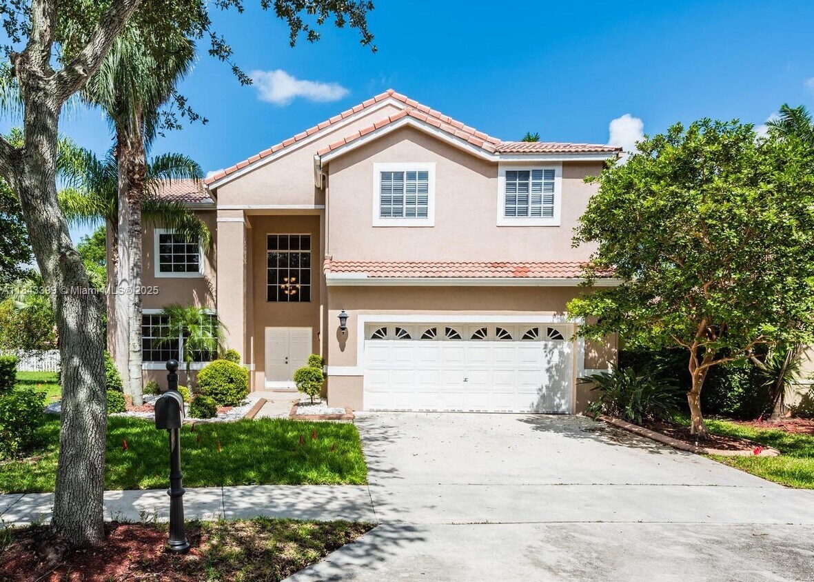 Foto principal - 584 Cambridge Dr
