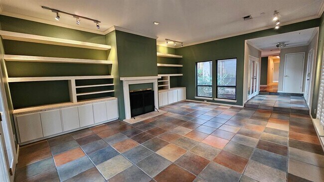 Foto del edificio - 4902 Westview Dr