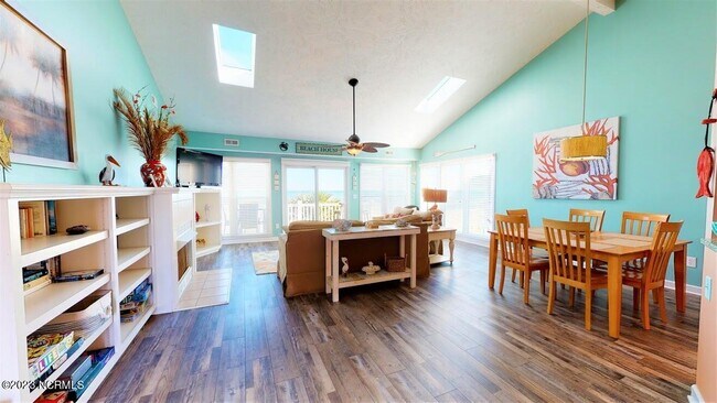 Foto del edificio - 1514 Carolina Beach Ave N