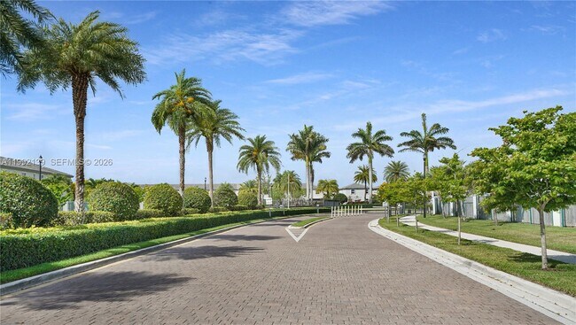 Foto del edificio - 2676 SE 12th St