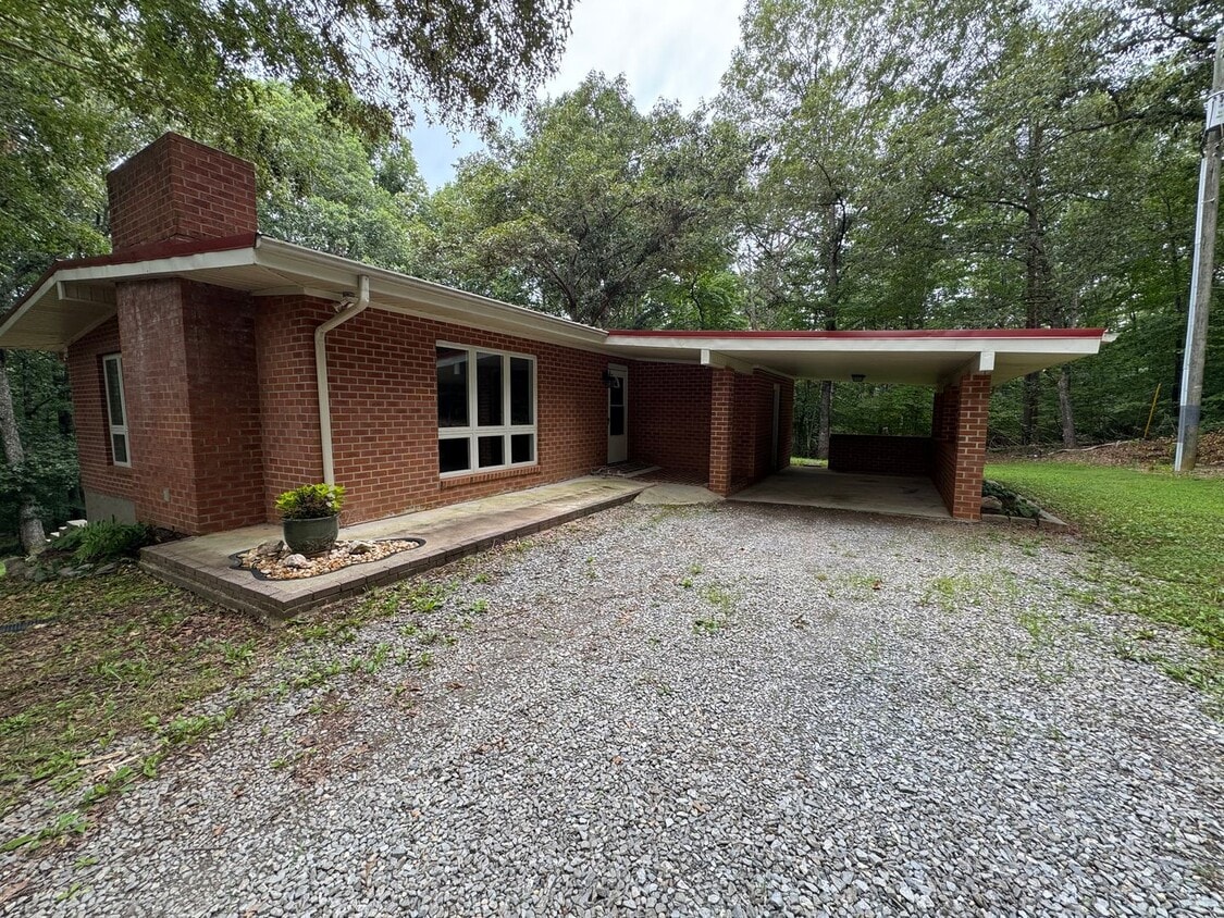 Foto principal - Private and Lovely 3 Bedroom Home