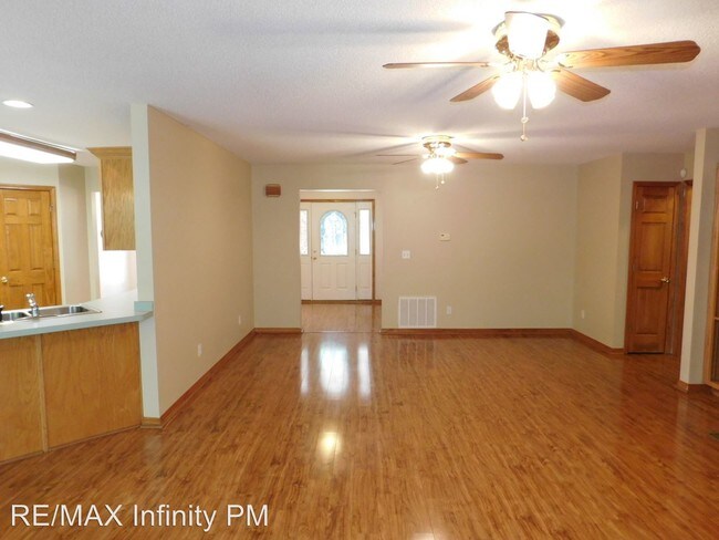 Building Photo - 5106 Sanborn Dr