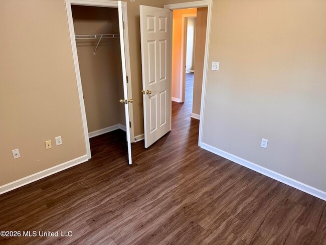 Building Photo - 1664 Madison Cove E