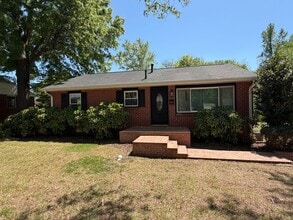Building Photo - 623 Oakgrove Dr