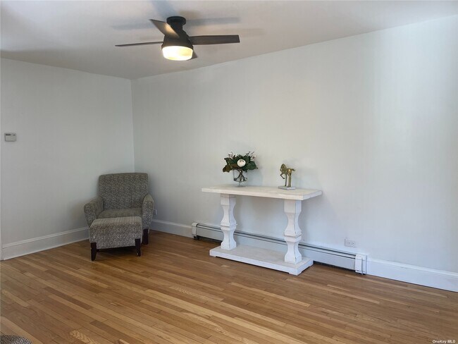 Building Photo - 27 3rd St