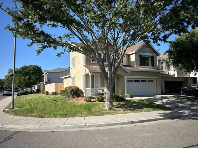 Foto del edificio - Beautiful Hidden Lake 3 Bed 3 Bath Home