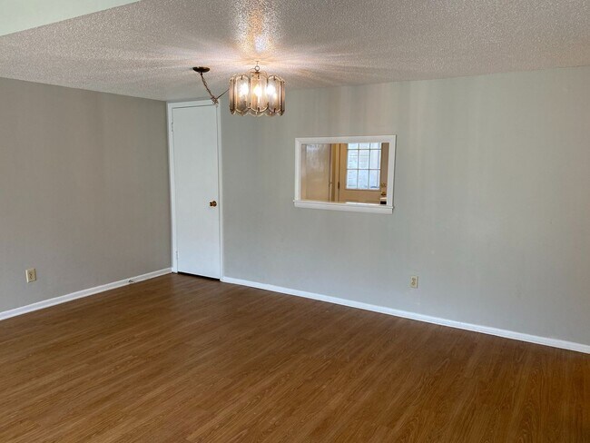 Building Photo - 901 Olmstead Dr