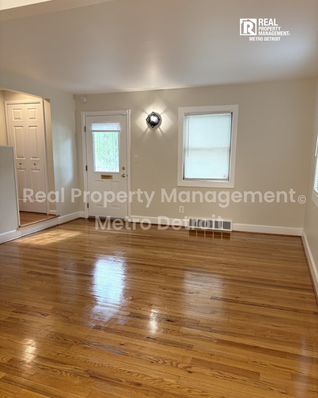 Building Photo - BEAUTIFUL BIRMINGHAM CONDO