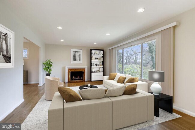 Foto del edificio - 4503 Traymore St