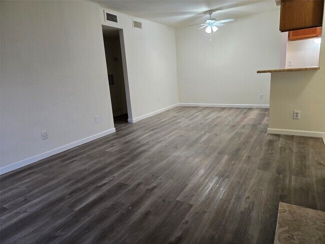 Foto del edificio - 7400 Bellerive Dr