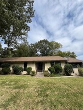 Building Photo - 2223 Pinecroft Rd