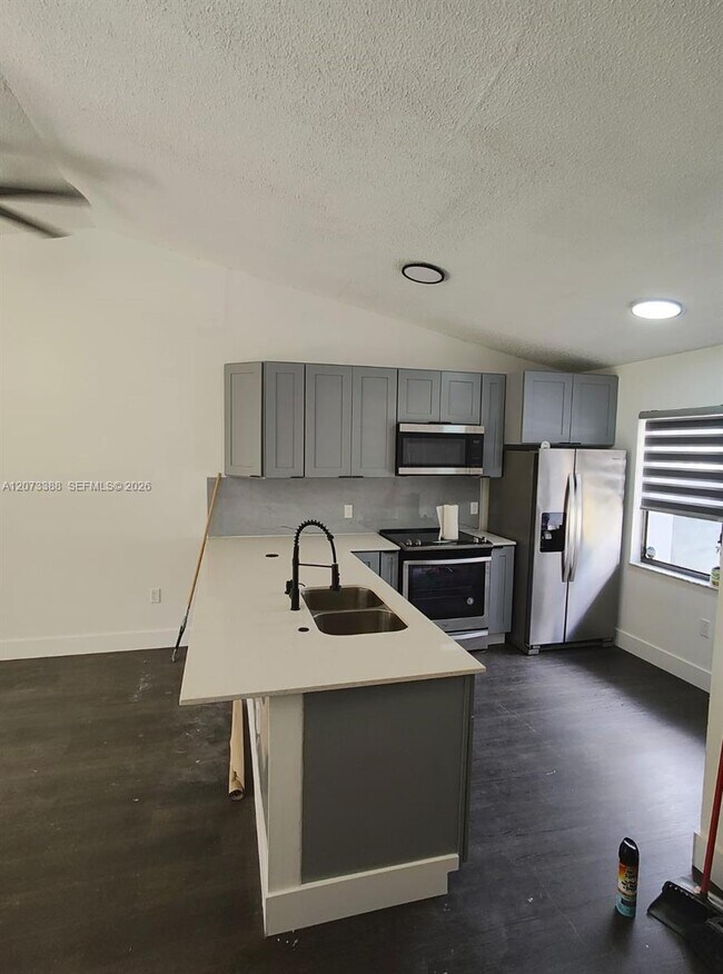 Foto del edificio - 9952 Burl Way