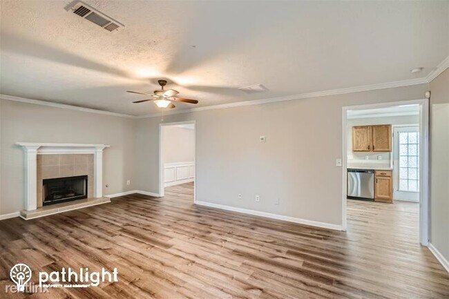Building Photo - 4 br, 2 bath House - 3868 White Pine Rd UNIT