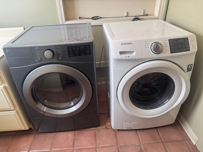 Foto del edificio - 11 Linwood Ave