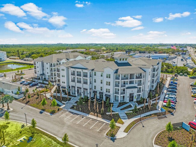 Foto del edificio - 7952 Park Blvd