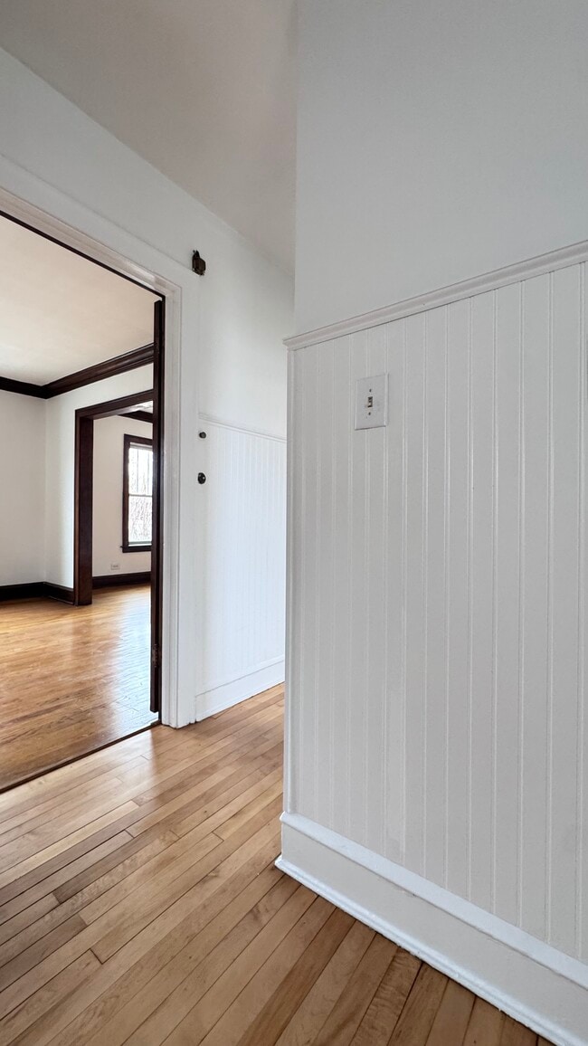 Building Photo - West Grace Street