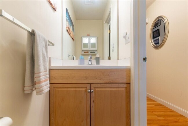 Foto del edificio - 68 Village Dr