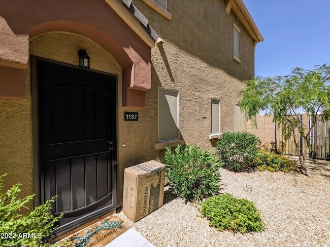 Foto del edificio - 2150 W Alameda Rd