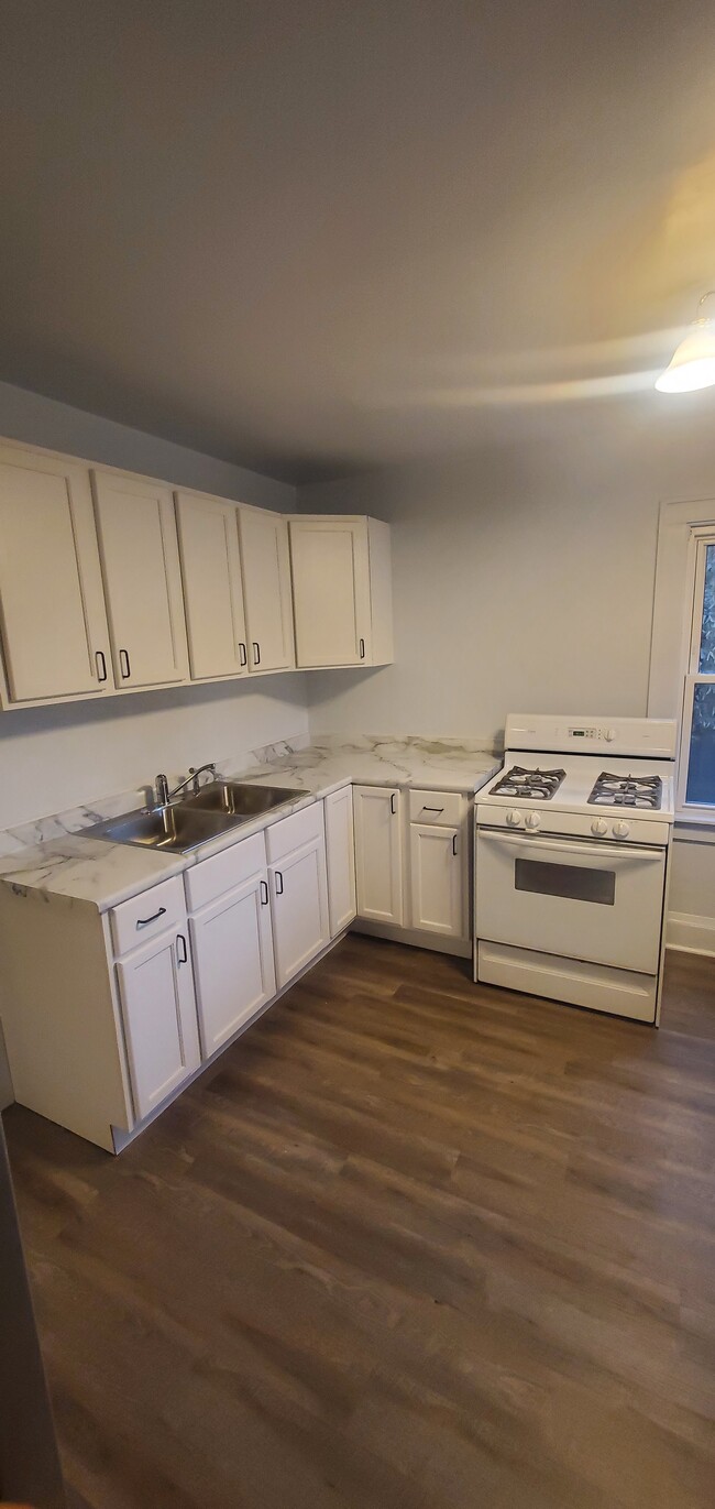 Kitchen - 1534 N Marshall St