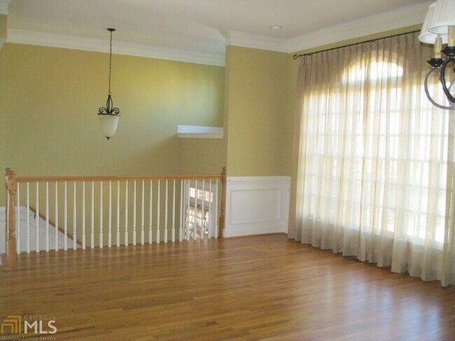Building Photo - 623 Parkside Village Dr