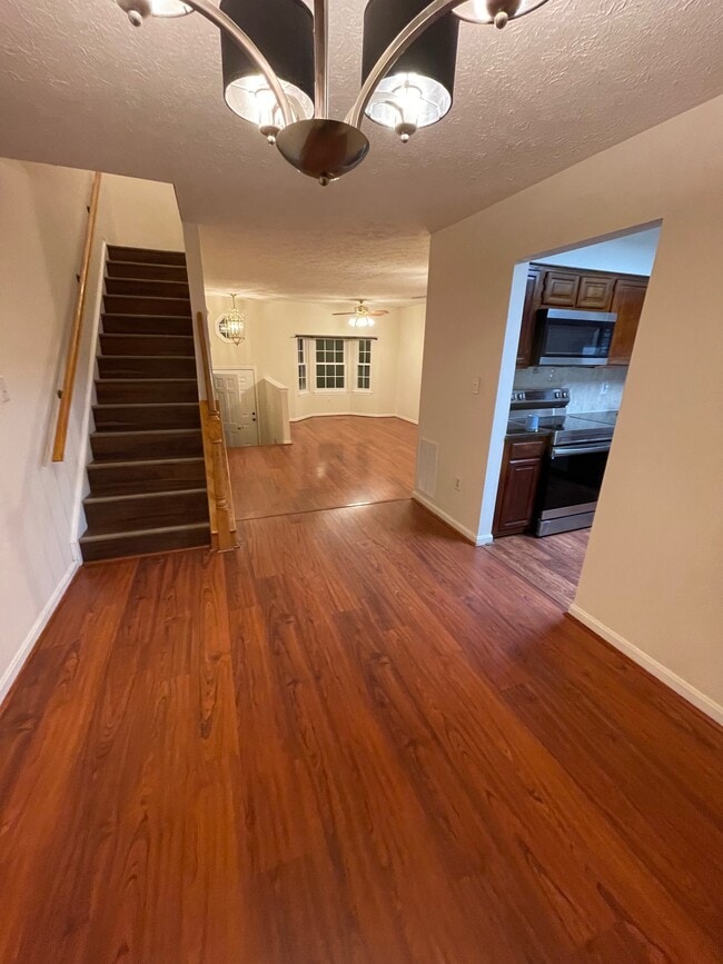 Building Photo - 846 Bayridge Dr