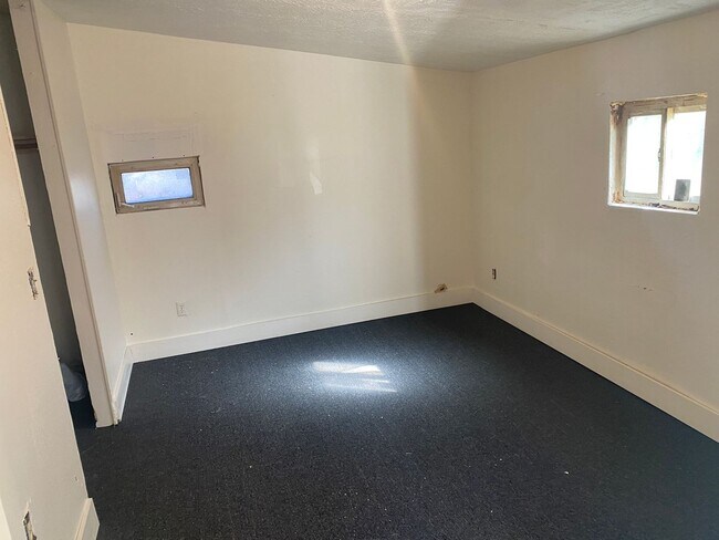 Foto del edificio - Fully Renovated 1 Bedroom Bungalow for Rent