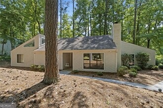 Building Photo - 505 Summerhill Pl