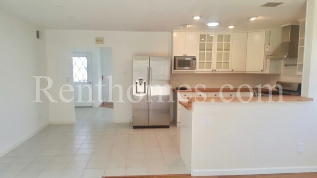 Building Photo - Mira Mesa, 10019 Knight Dr, Near Sorrento ...