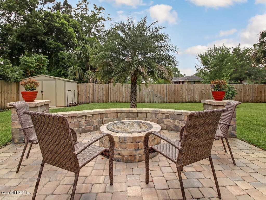 Building Photo - 8356 Royalwood Dr