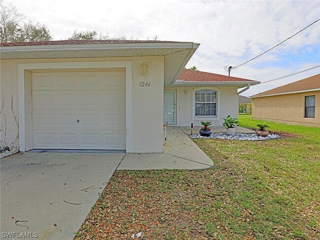 Building Photo - 1246-1248 SE 6th St
