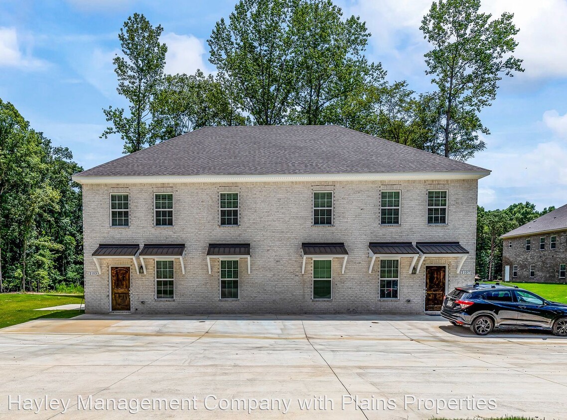 Primary Photo - 4 br, 4.5 bath House - 912 Logan Court