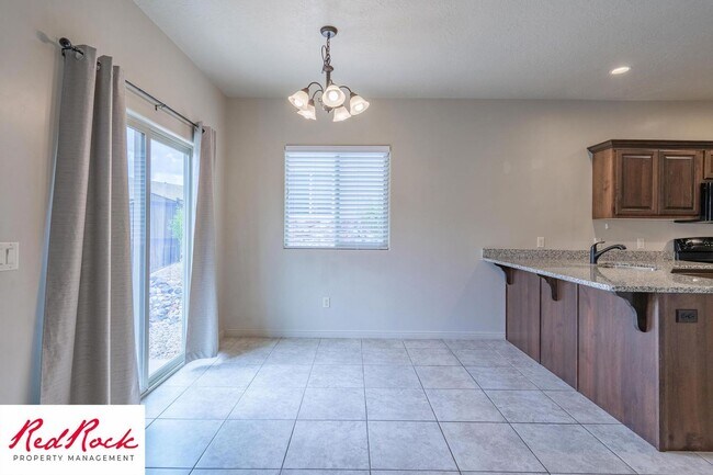 Foto del edificio - Lovely Townhome with Community Pool