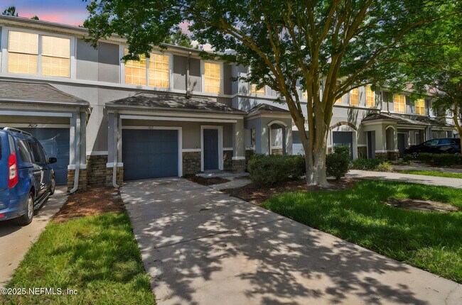 Foto del edificio - 5831 Parkstone Crossing Dr