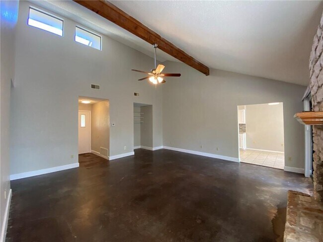 Foto del edificio - 2111 Surrender Ave